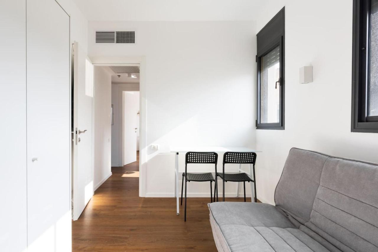 Elegant Apartment W Balcony & Mamad In Heart Of Tel Aviv By Sea N' Rent エクステリア 写真
