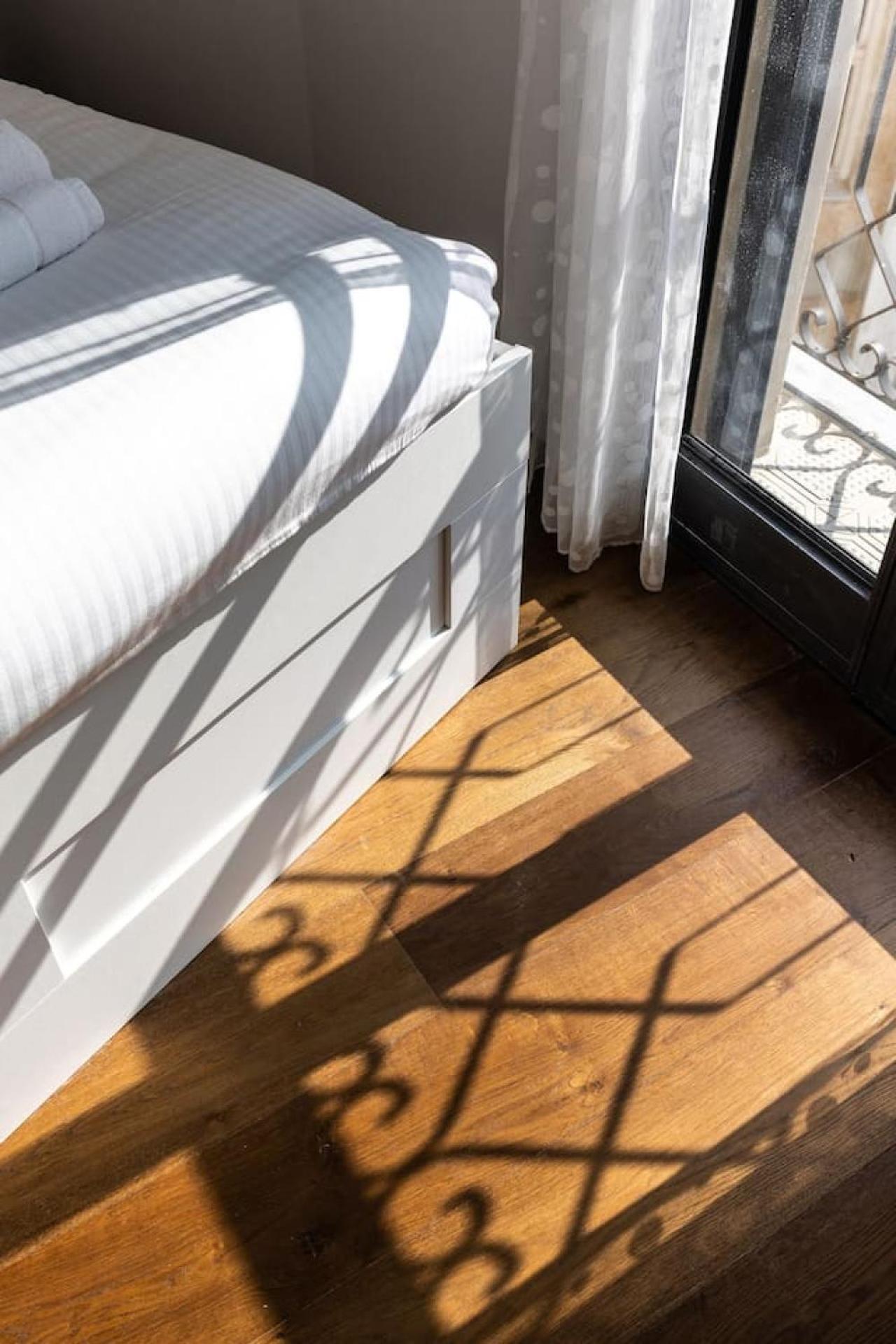 Elegant Apartment W Balcony & Mamad In Heart Of Tel Aviv By Sea N' Rent エクステリア 写真